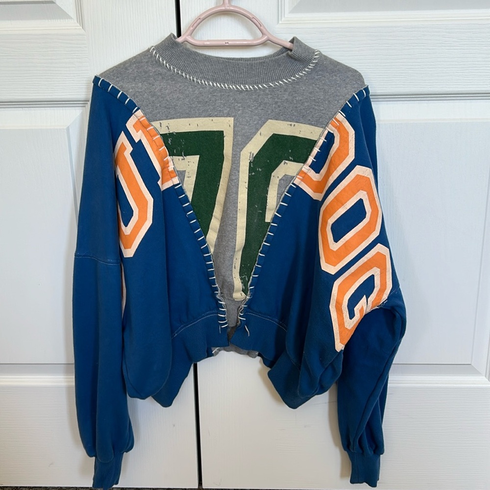 Cropped BDG Crewneck